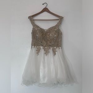Dancing Queen Short Prom Dress-Color White and Gold with rhinestone details XL